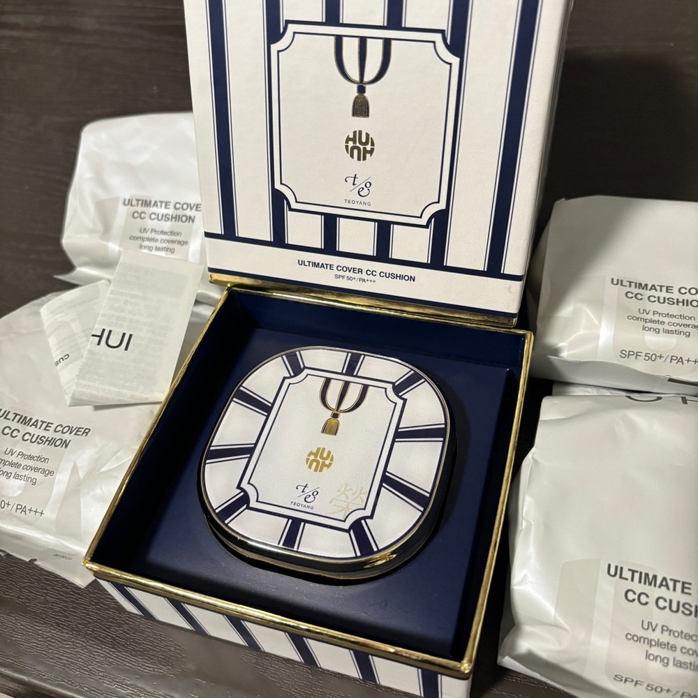 NIB O HUI Ultimate Cover CC Cushion - Teo Yang Limited Edition Collab No.1 Light